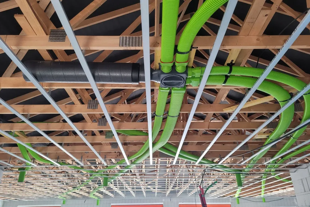 Installation d'une VMC dans un comble par EAB